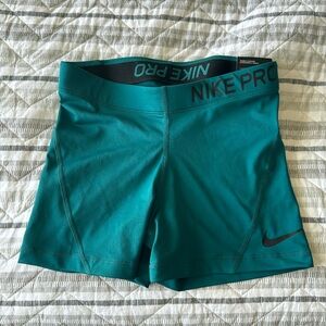 never worn 3” length Nike tight shorts